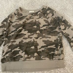 Universal Thread Womens Camo Brown Green Sweater Sweatshirt Top